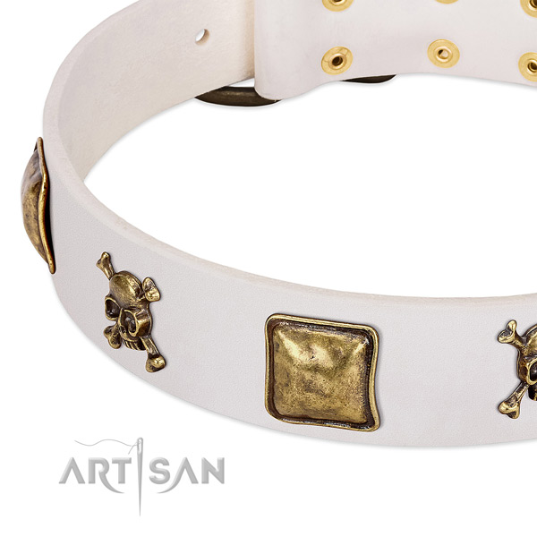 Handy use leather dog collar with exquisite adornments