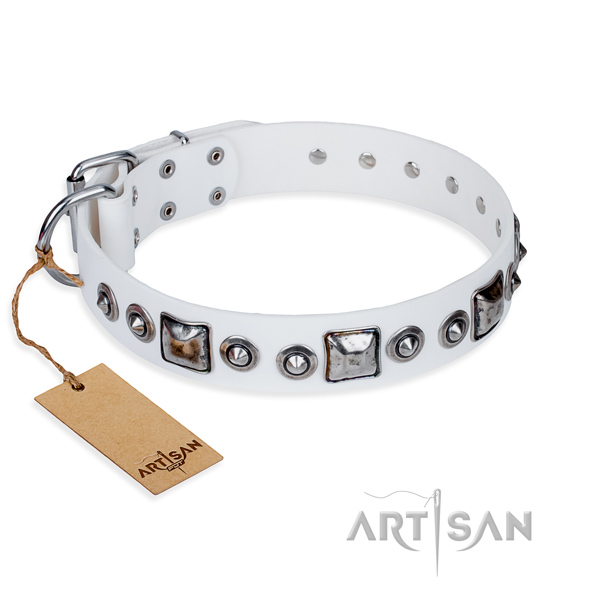 Leather dog collar made of top notch material with reliable D-ring
