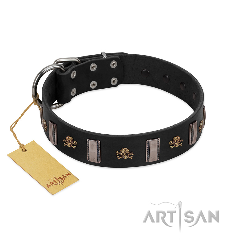 "Pirates' Symbol" Fashionable FDT Artisan Black Leather Mastiff Collar with Silver-Like Plates and Gold-Like Skulls