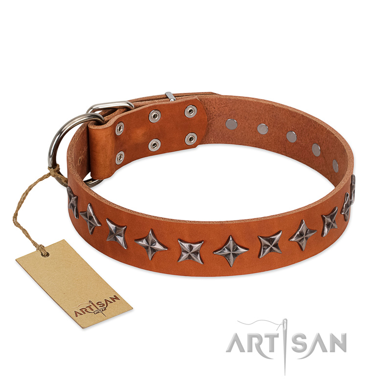 "Star Trek" FDT Artisan Tan Leather Mastiff Collar Decorated with Stars - Click Image to Close